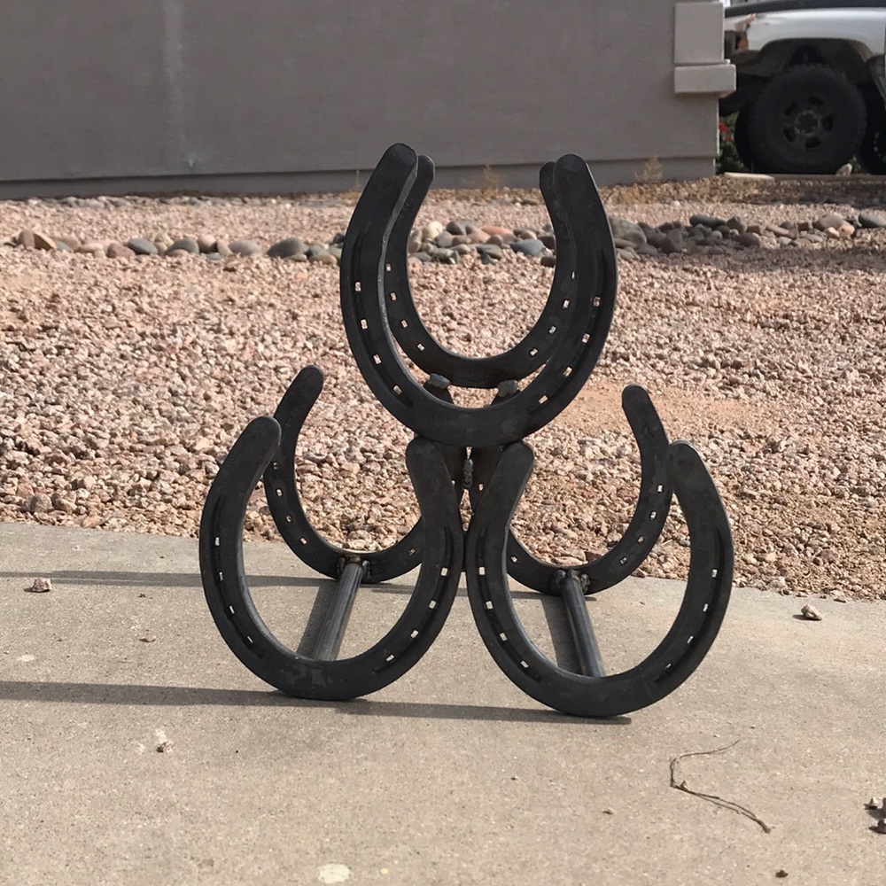 HORSESHOE WINE RACK